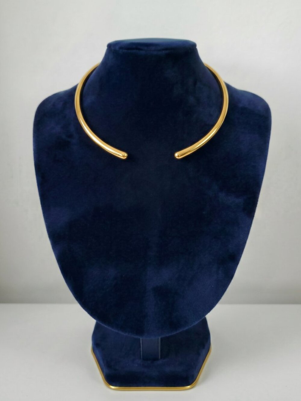 The Arc Collar Necklace